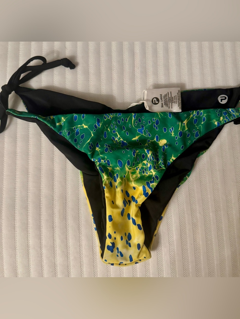 Women's Pelagic Dorado
Tie-Side Bikini Bottom in Green/Yellow Print reversible